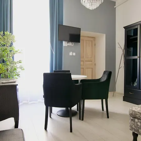 Premium By Hi5 - Astoria Square *