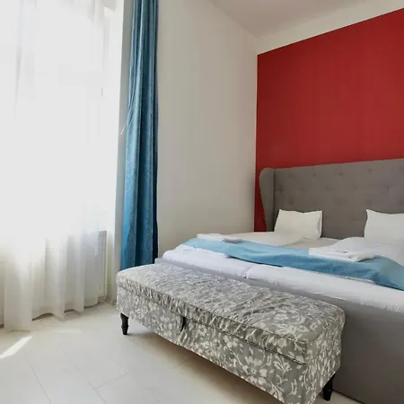 Premium By Hi5 - Astoria Square