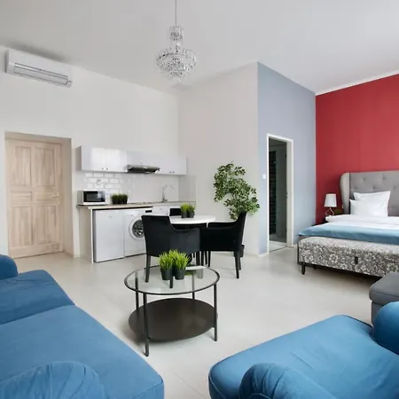 Premium By Hi5 - Astoria Square