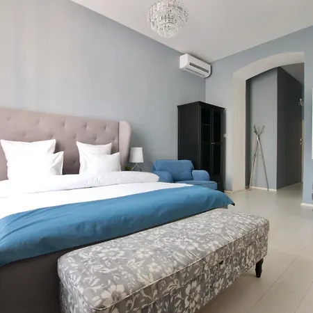 Premium By Hi5 - Astoria Square