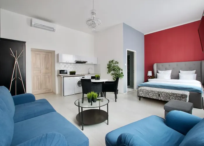 Premium By Hi5 - Astoria Square