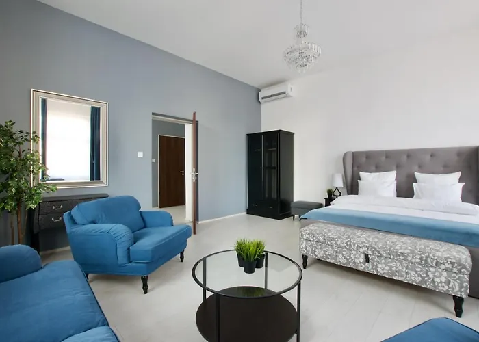Premium By Hi5 - Astoria Square