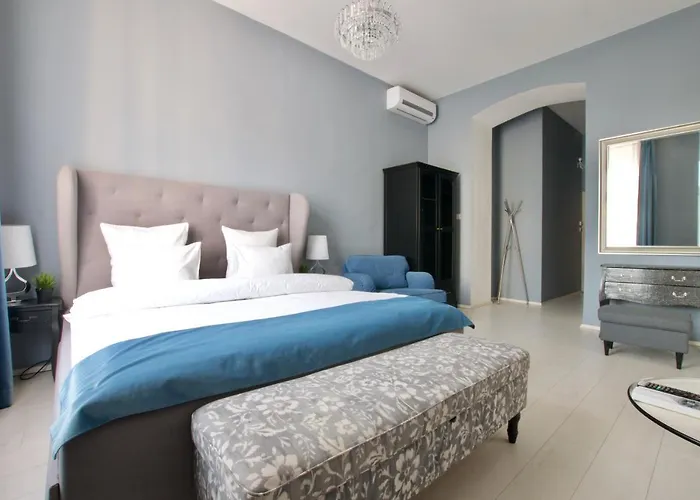 Premium By Hi5 - Astoria Square