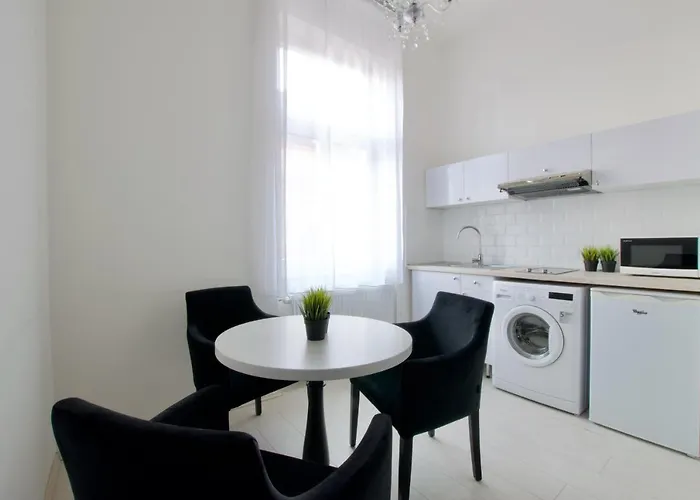 Premium By Hi5 - Astoria Square * Budapest