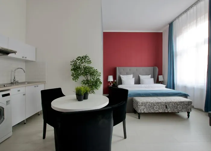 Premium By Hi5 - Astoria Square