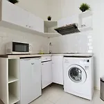 Premium By Hi5 - Astoria Square